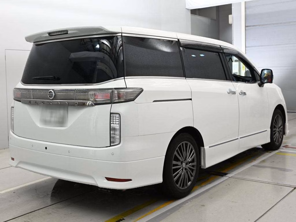 NISSAN ELGRAND