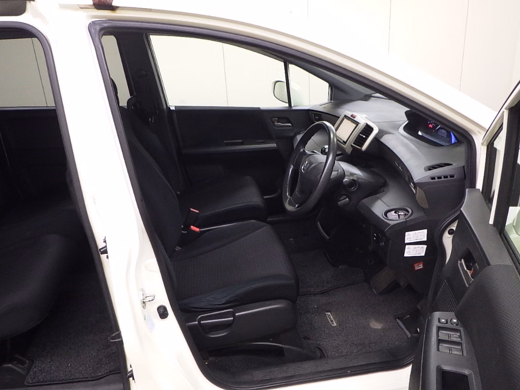 HONDA FREED SPIKE
