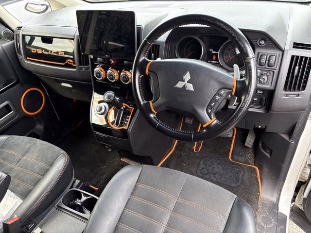 MITSUBISHI DELICA D:5