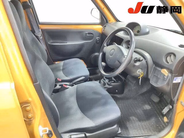 DAIHATSU ESSE
