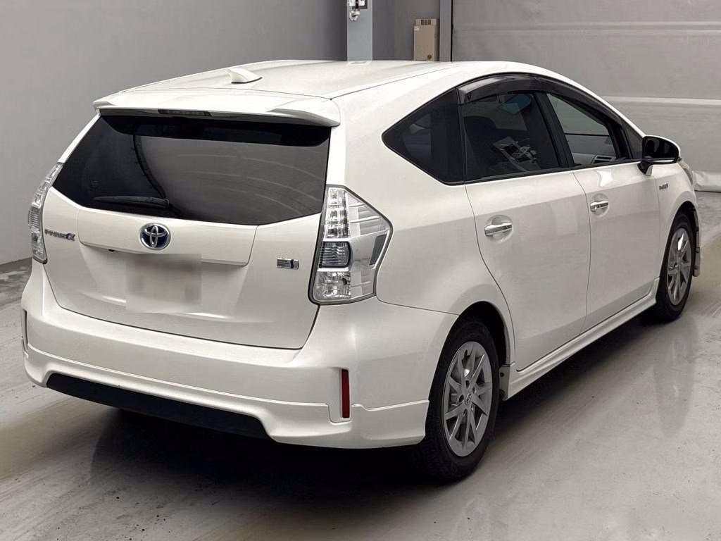 TOYOTA PRIUS ALPHA