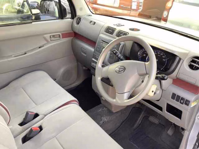 DAIHATSU MOVE CONTE