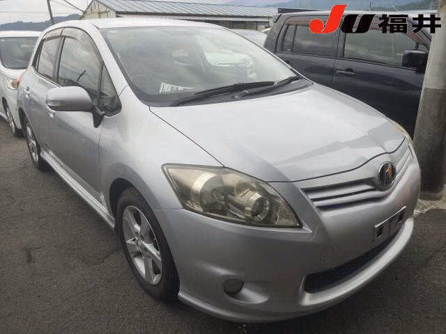 TOYOTA AURIS