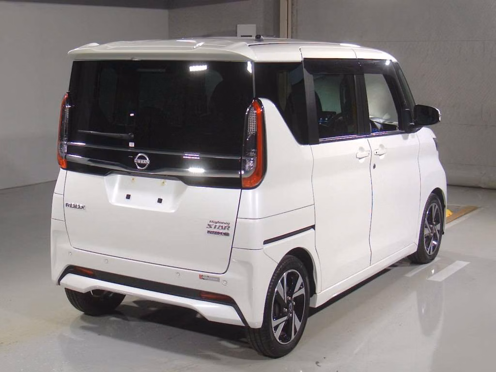 NISSAN ROOX