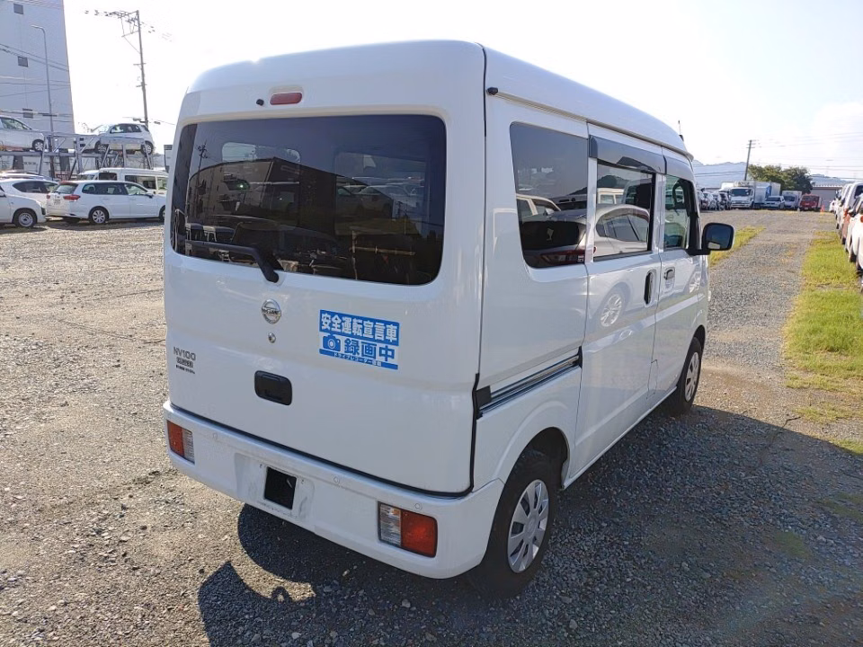 NISSAN NV100 CLIPPER