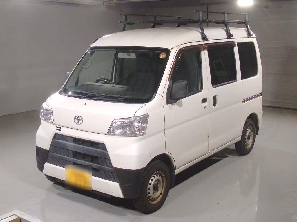 TOYOTA PIXIS VAN