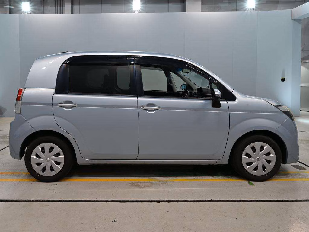 TOYOTA SPADE