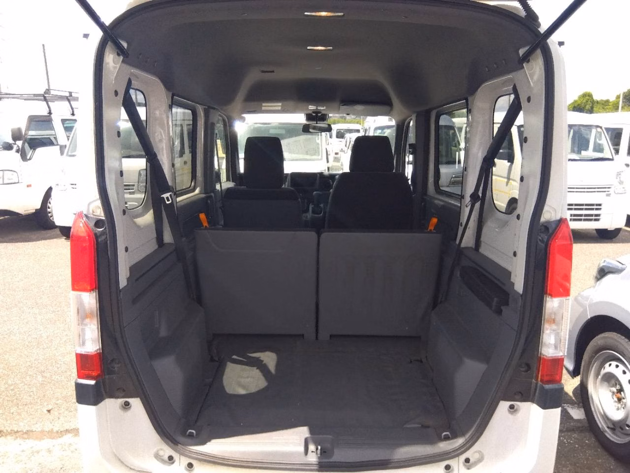 HONDA N-VAN