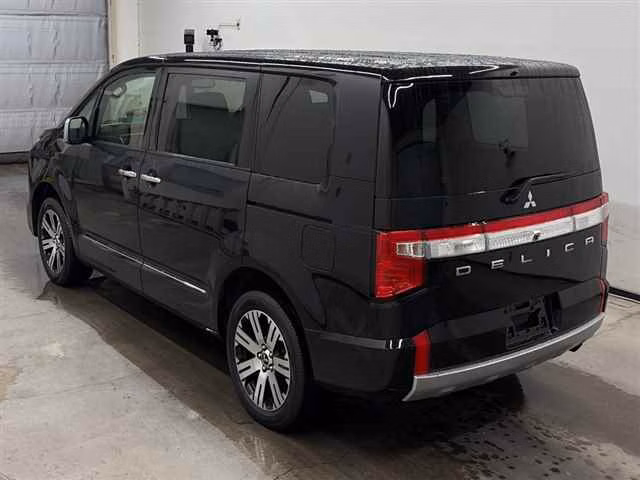 MITSUBISHI DELICA D:5
