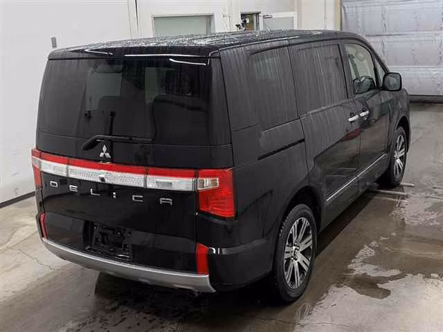 MITSUBISHI DELICA D:5