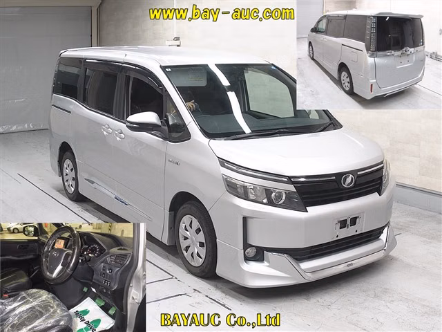 TOYOTA VOXY
