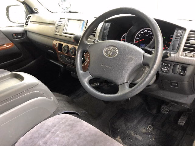 TOYOTA REGIUS ACE