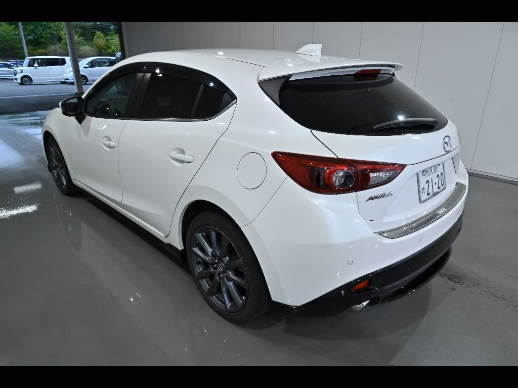 MAZDA AXELA