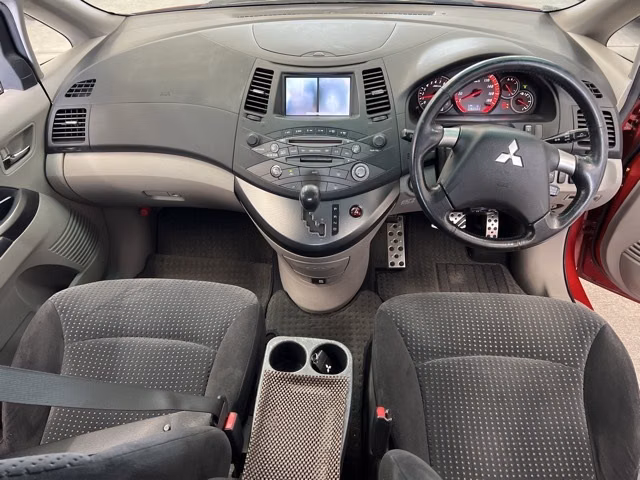 MITSUBISHI GRANDIS