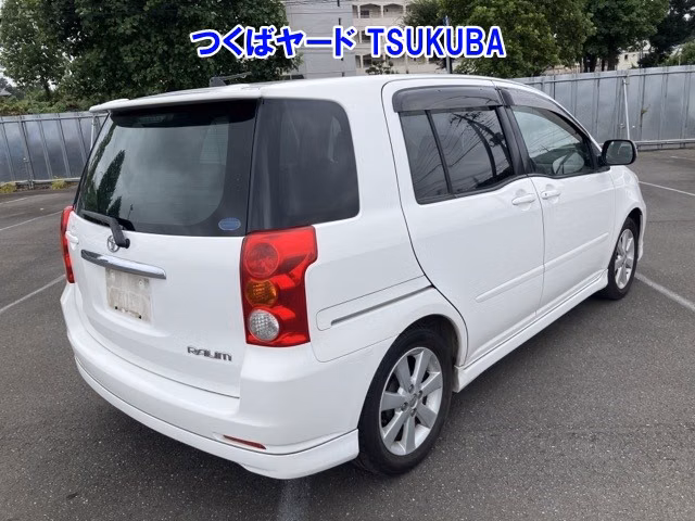 TOYOTA RAUM