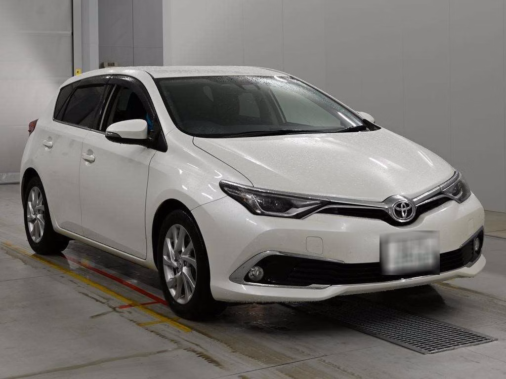 TOYOTA AURIS