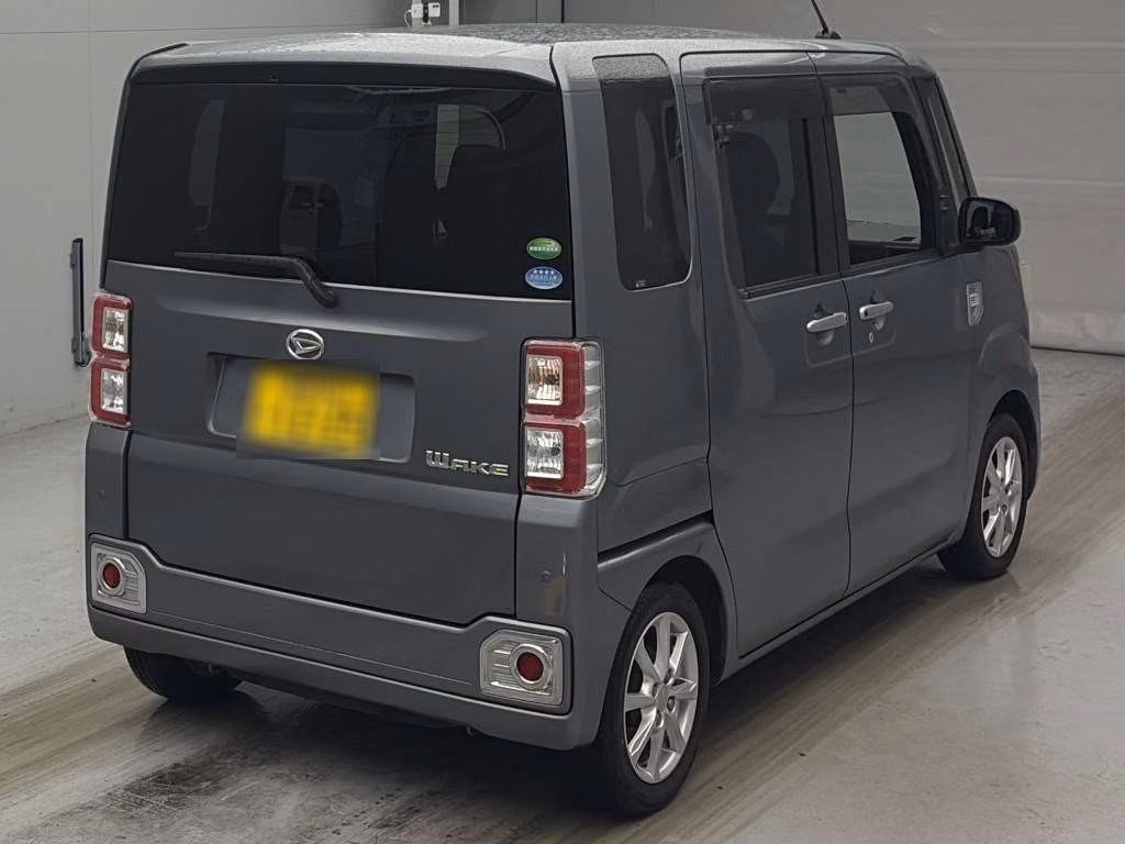 DAIHATSU WAKE