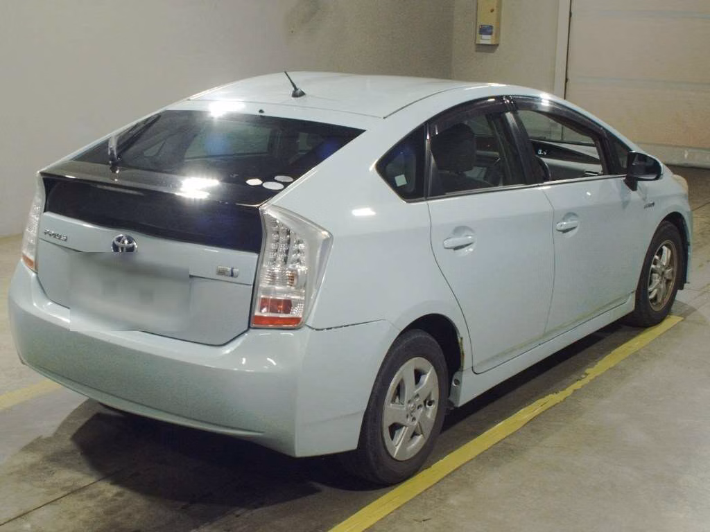 TOYOTA PRIUS