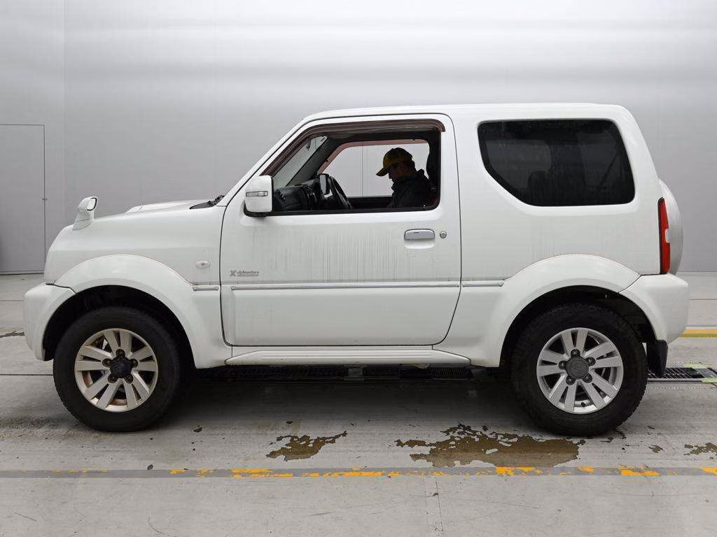 SUZUKI JIMNY SIERRA
