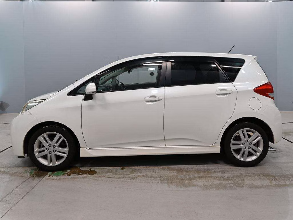 SUBARU TREZIA
