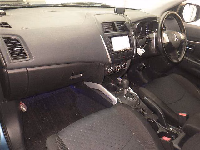 MITSUBISHI RVR