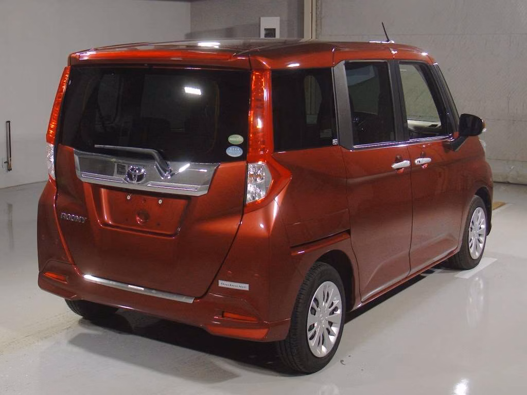 TOYOTA ROOMY