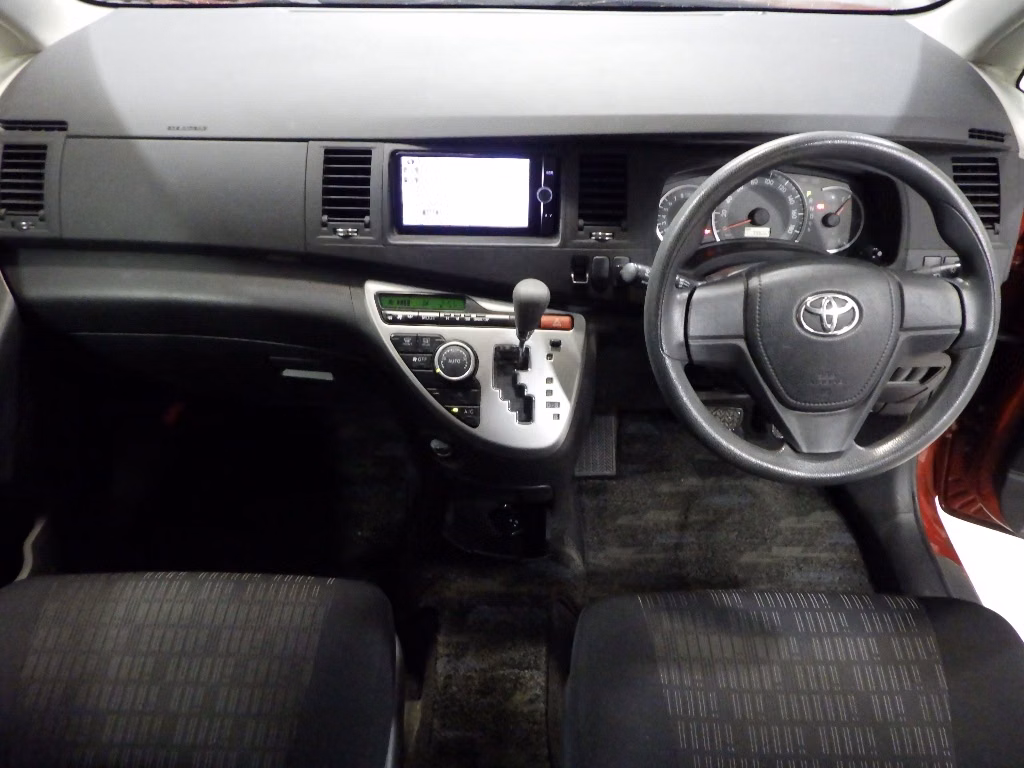 TOYOTA ISIS
