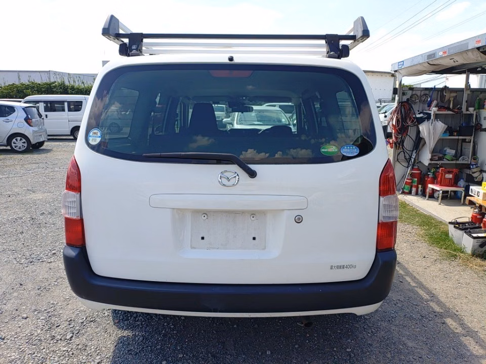 MAZDA FAMILIA