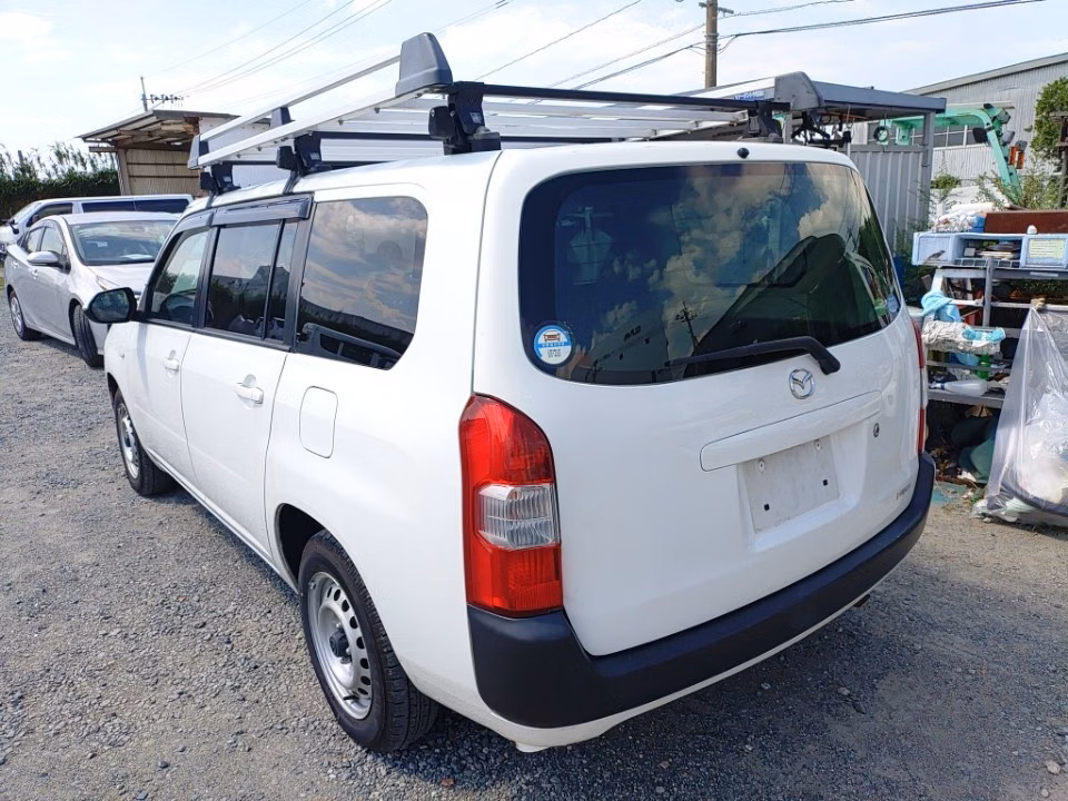 MAZDA FAMILIA