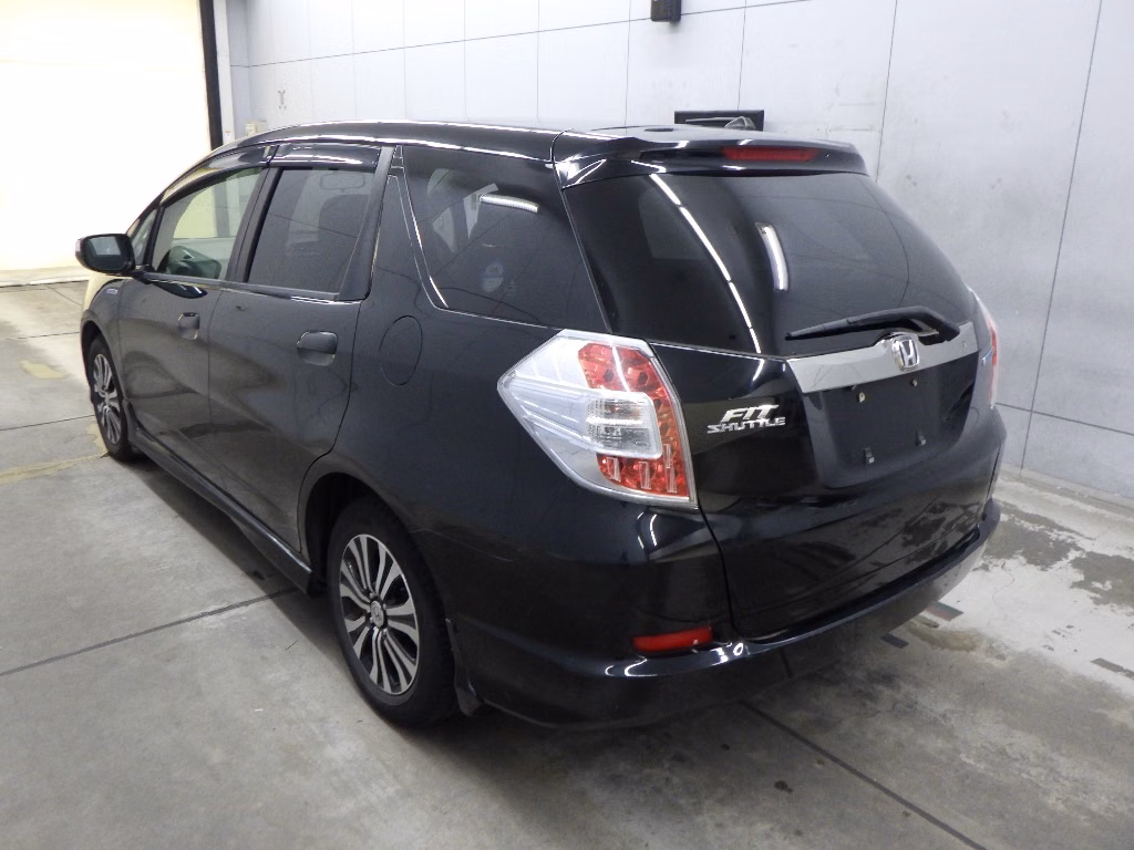 HONDA FIT SHUTTLE