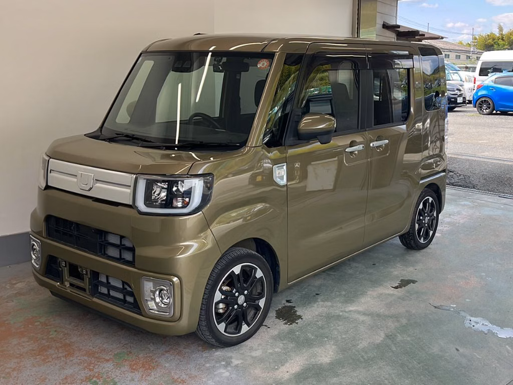 DAIHATSU WAKE