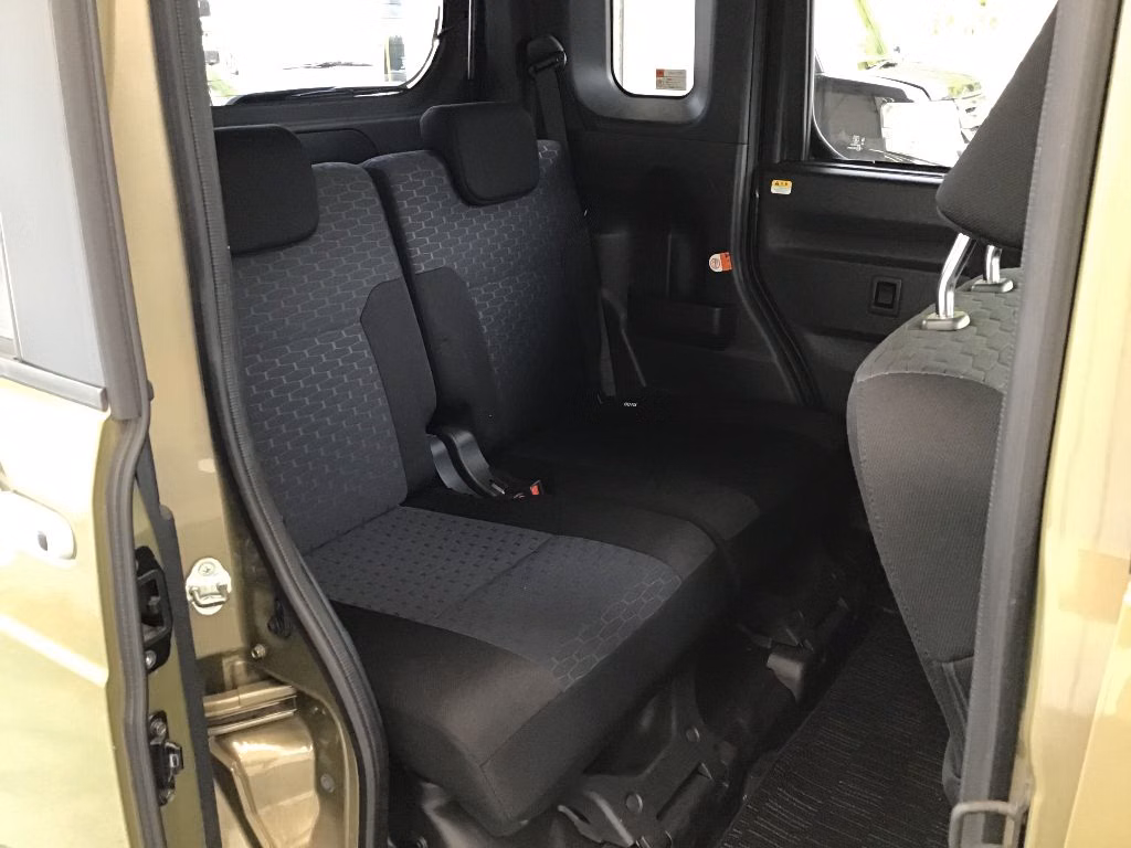 DAIHATSU WAKE