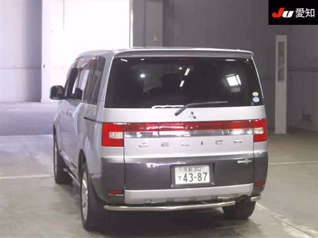 MITSUBISHI DELICA D:5