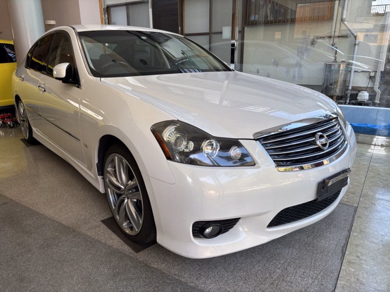 NISSAN FUGA