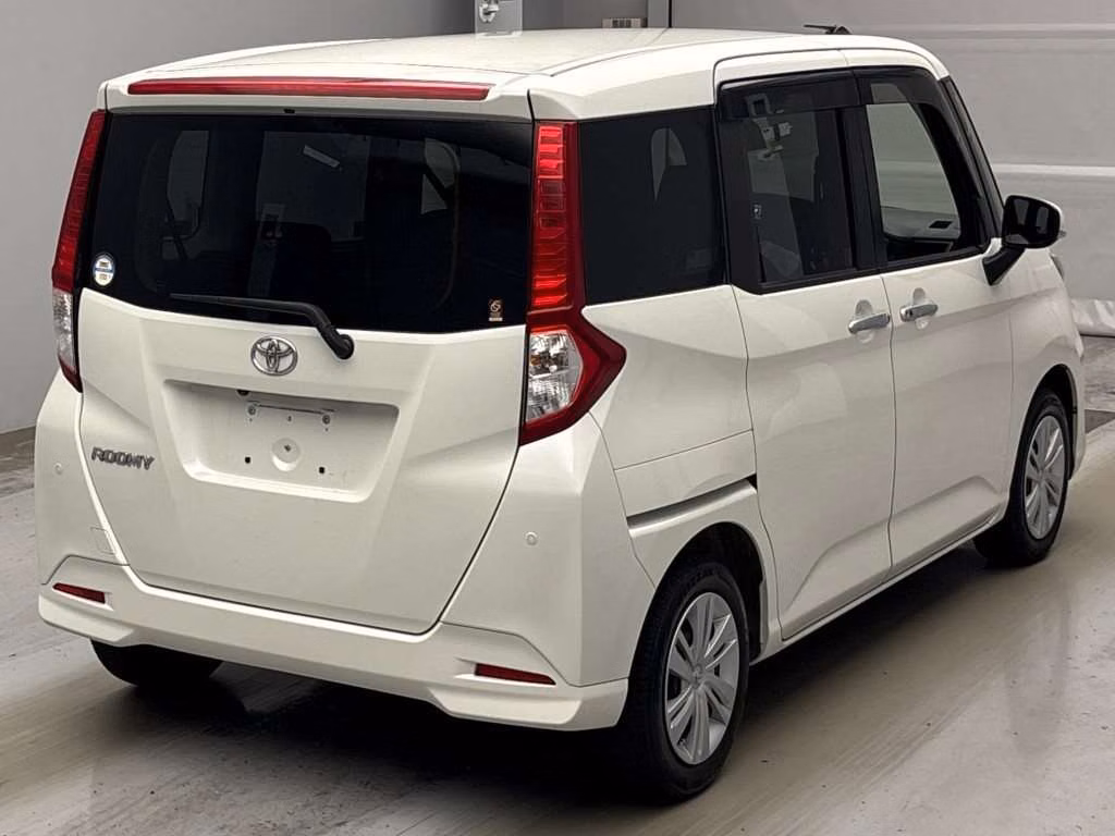 TOYOTA ROOMY
