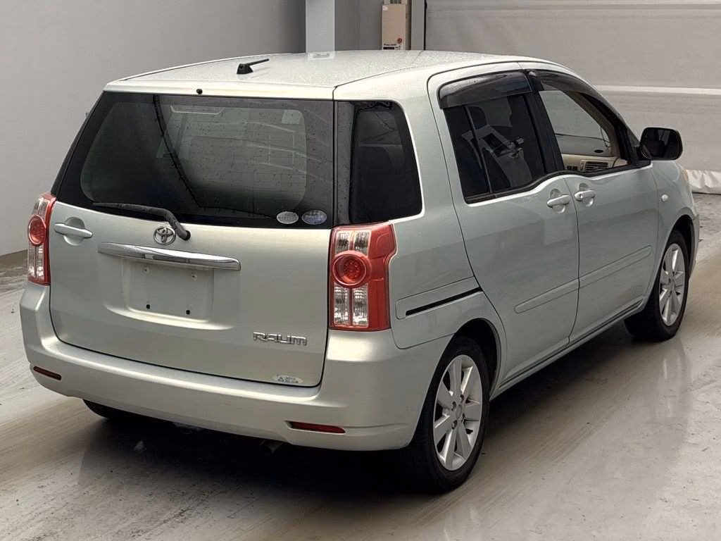TOYOTA RAUM