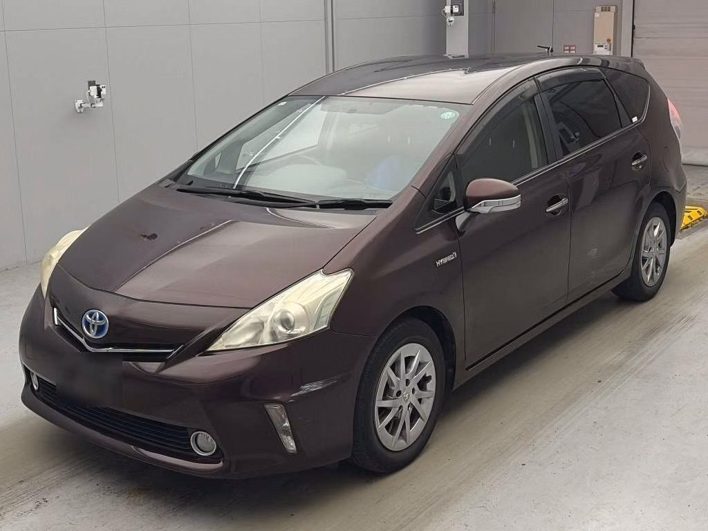 TOYOTA PRIUS ALPHA