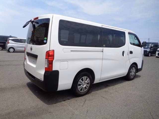 NISSAN NV350 CARAVAN