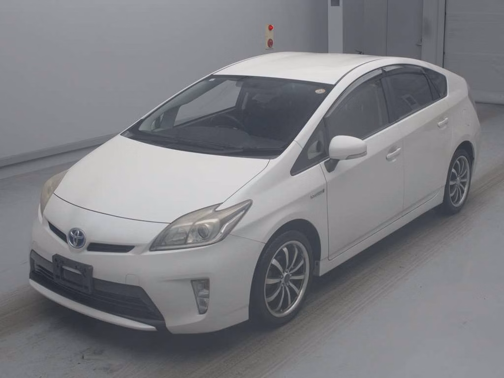 TOYOTA PRIUS