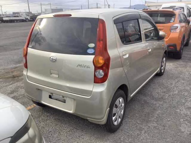 DAIHATSU MIRA