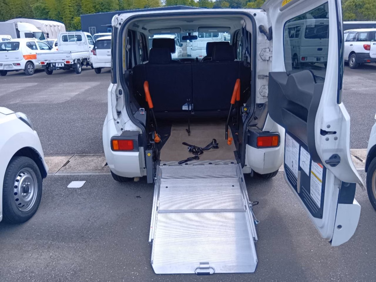 NISSAN CUBE
