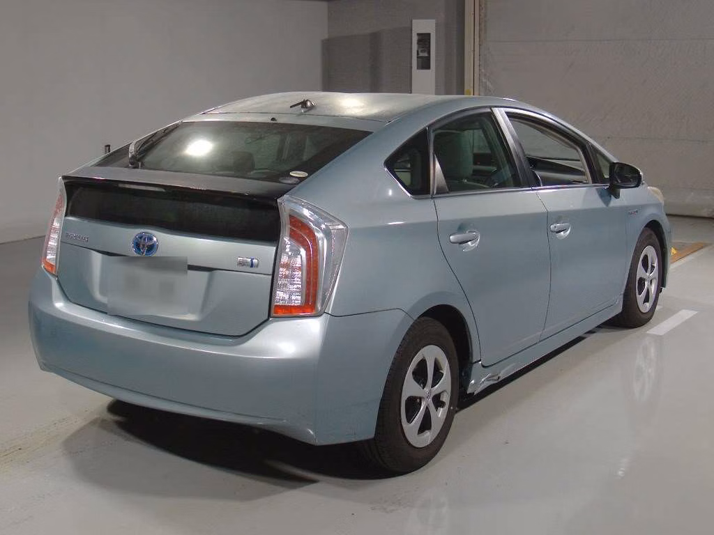 TOYOTA PRIUS
