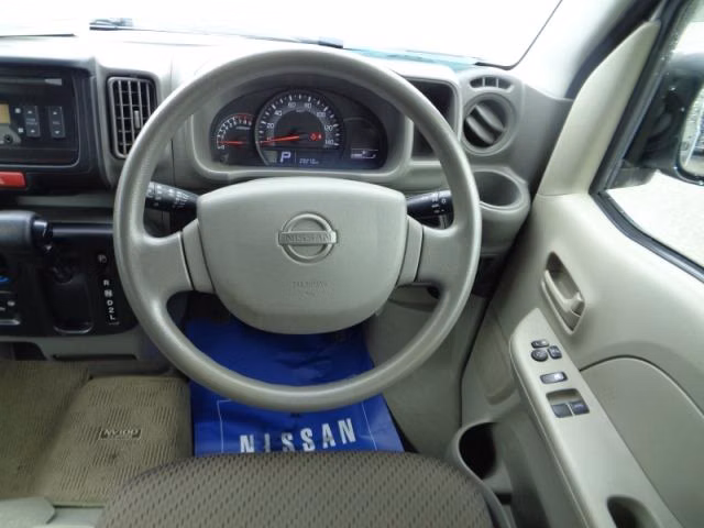 NISSAN NV100 CLIPPER