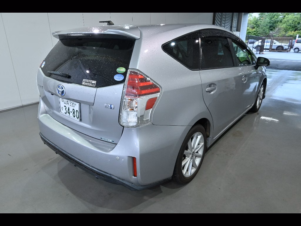 TOYOTA PRIUS ALPHA