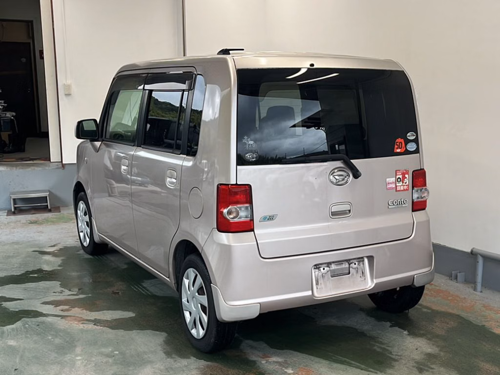DAIHATSU MOVE CONTE