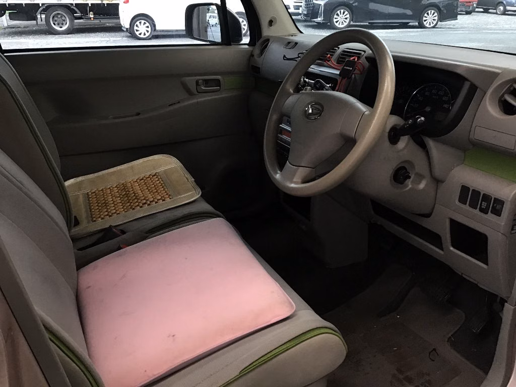 DAIHATSU MOVE CONTE