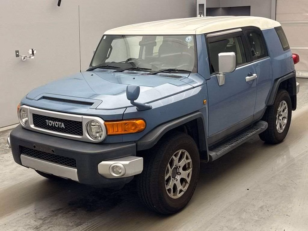 TOYOTA FJ CRUISER