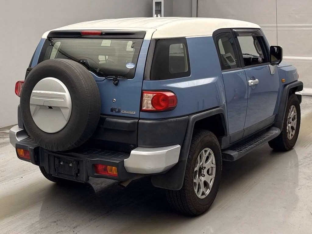TOYOTA FJ CRUISER