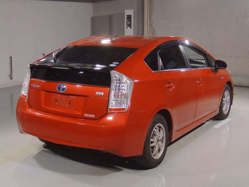 TOYOTA PRIUS