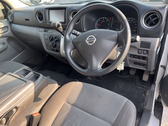NISSAN NV350 CARAVAN